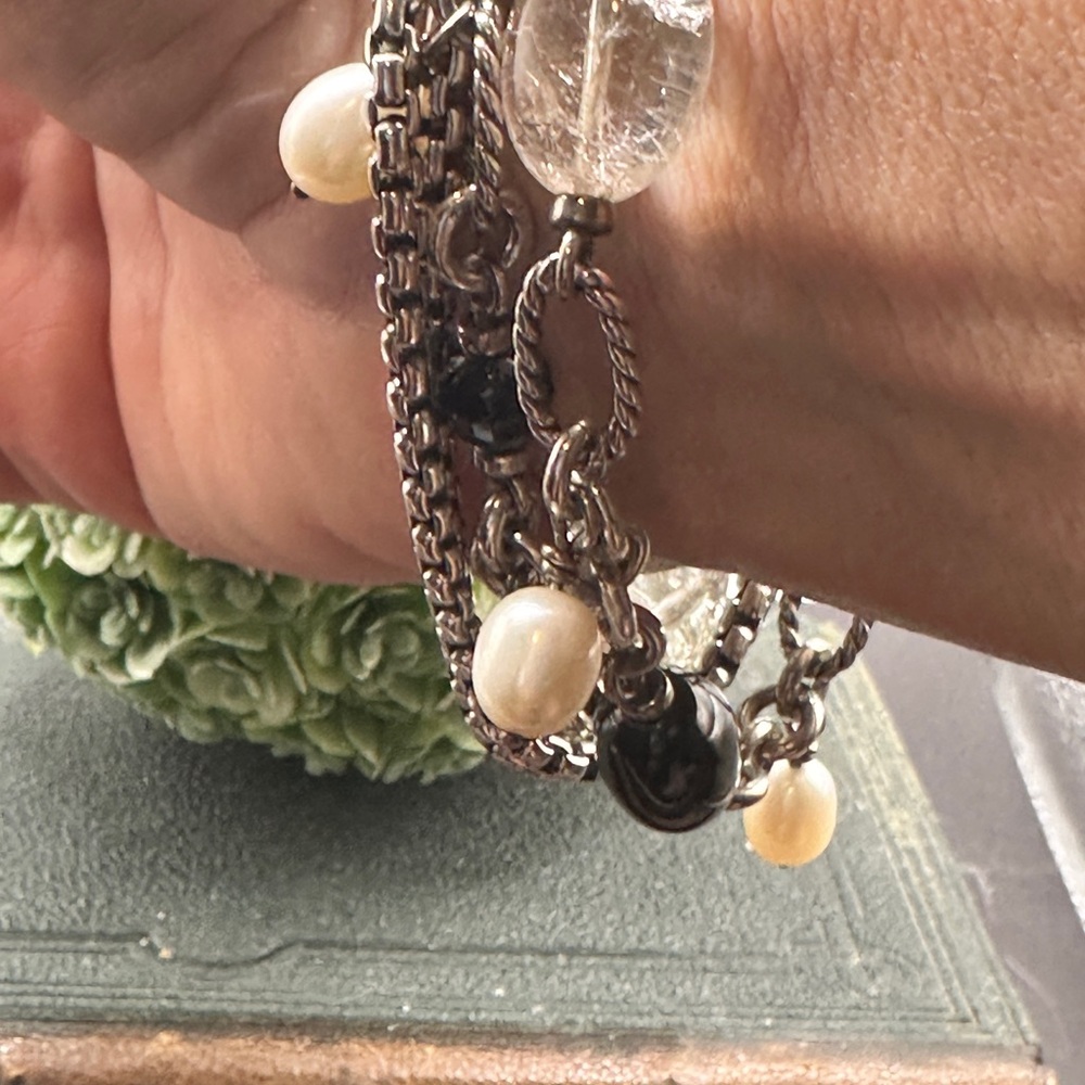 Gorgeous David Yurman silver bracelet—pearl, onyx and crystal beads. - Picture 6 of 7